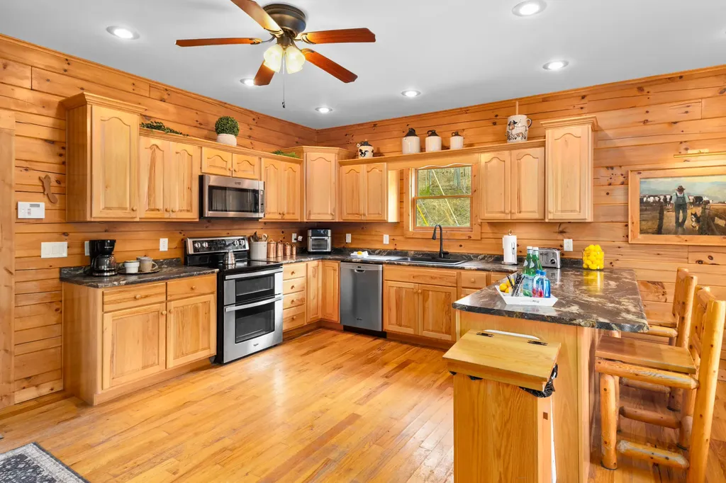 2062 Raccoon Creek Road London KY 40741
