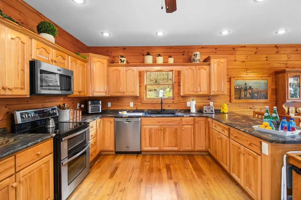 2062 Raccoon Creek Road London KY 40741