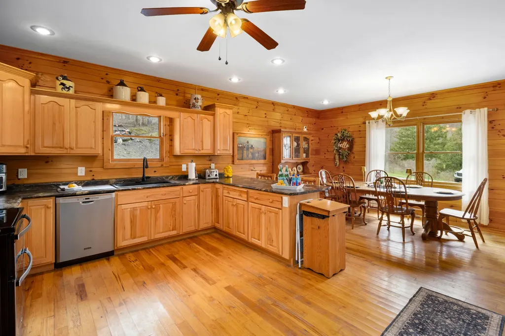 2062 Raccoon Creek Road London KY 40741