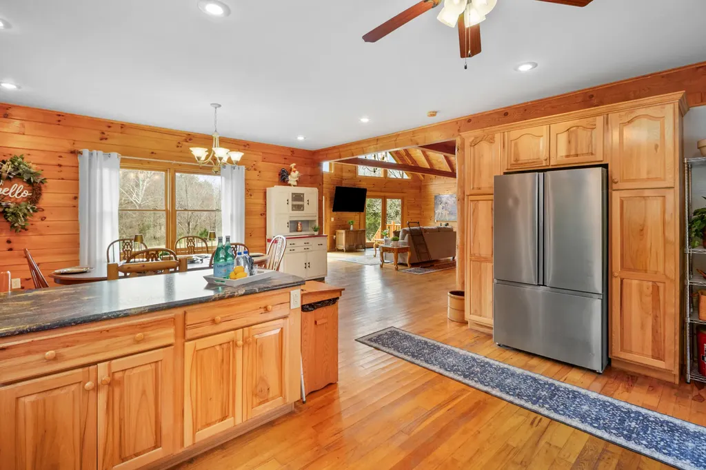 2062 Raccoon Creek Road London KY 40741