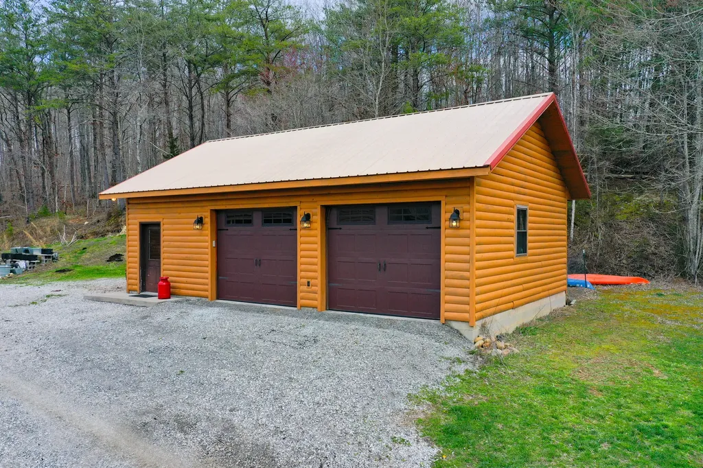 2062 Raccoon Creek Road London KY 40741