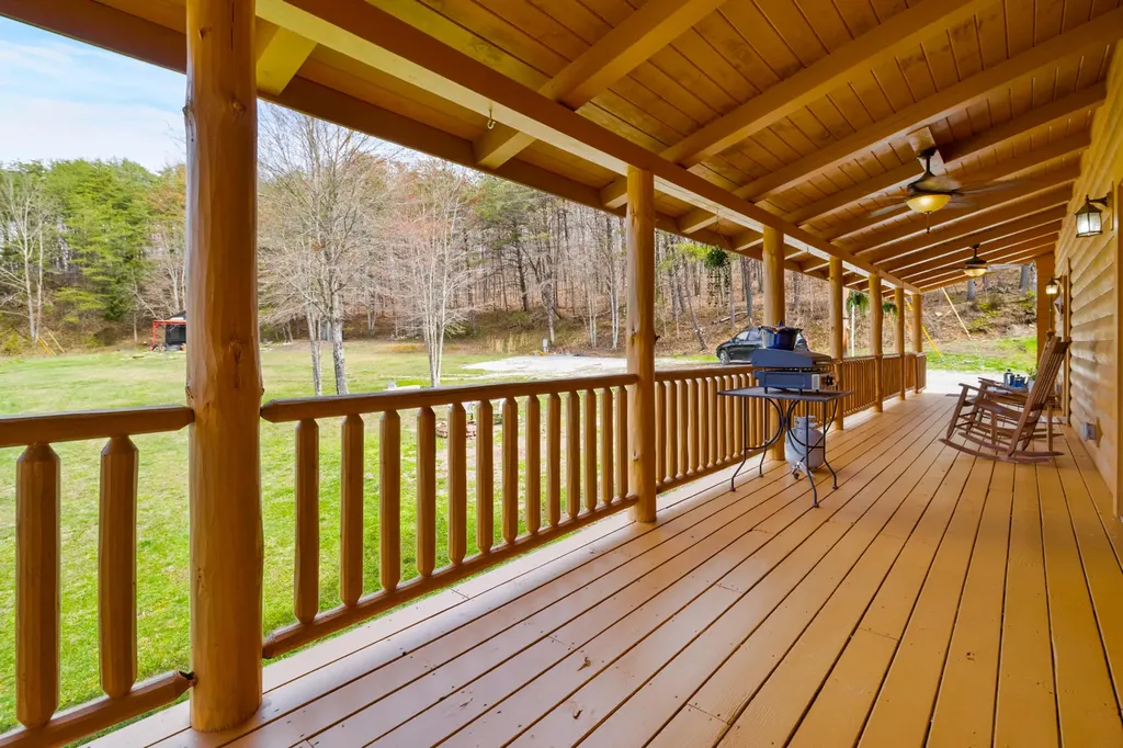 2062 Raccoon Creek Road London KY 40741