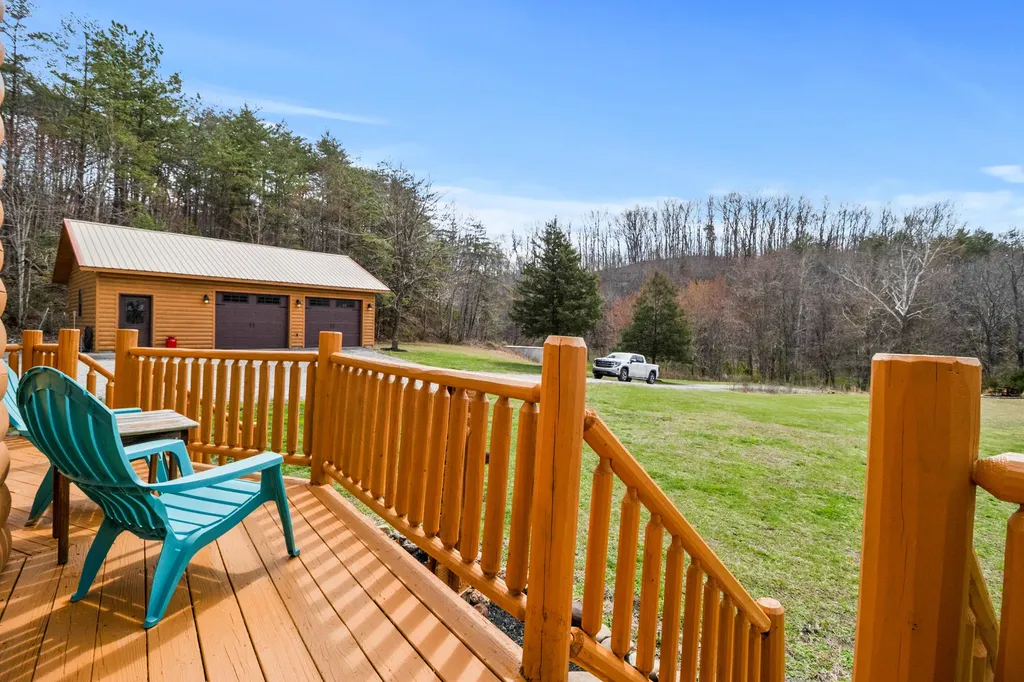 2062 Raccoon Creek Road London KY 40741