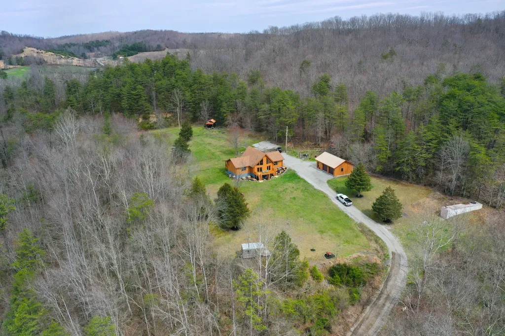 2062 Raccoon Creek Road London KY 40741