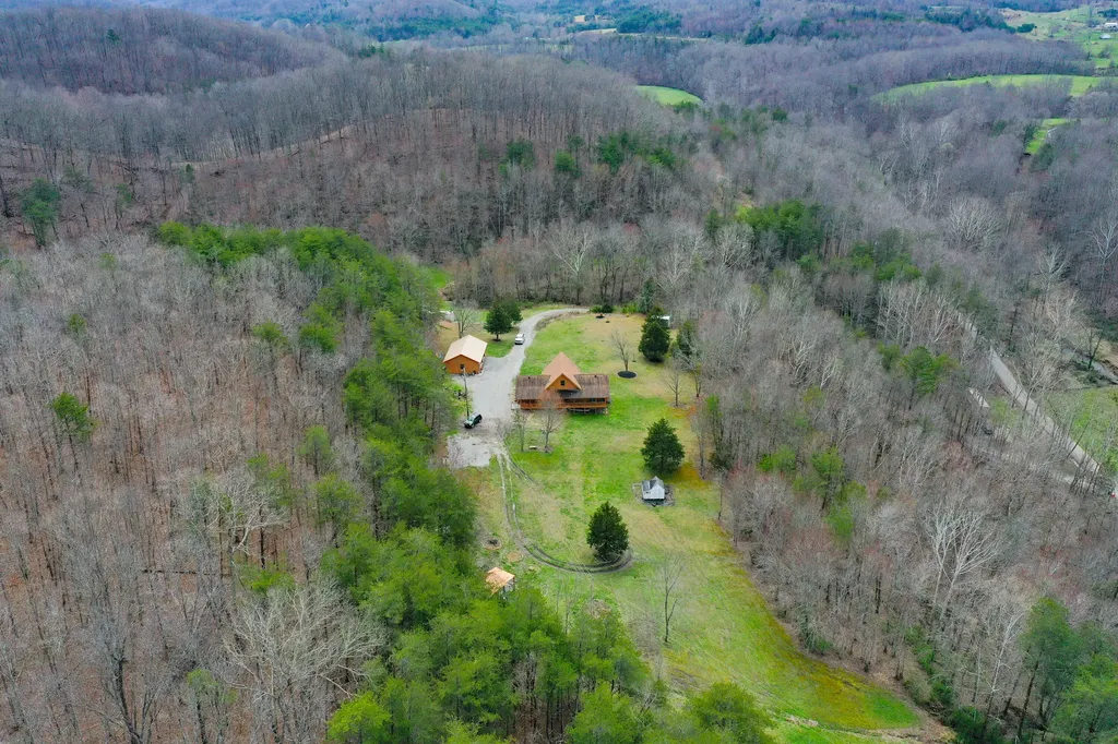2062 Raccoon Creek Road London KY 40741