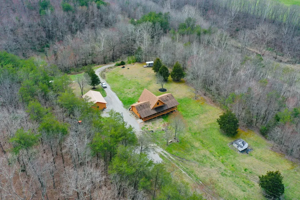 2062 Raccoon Creek Road London KY 40741