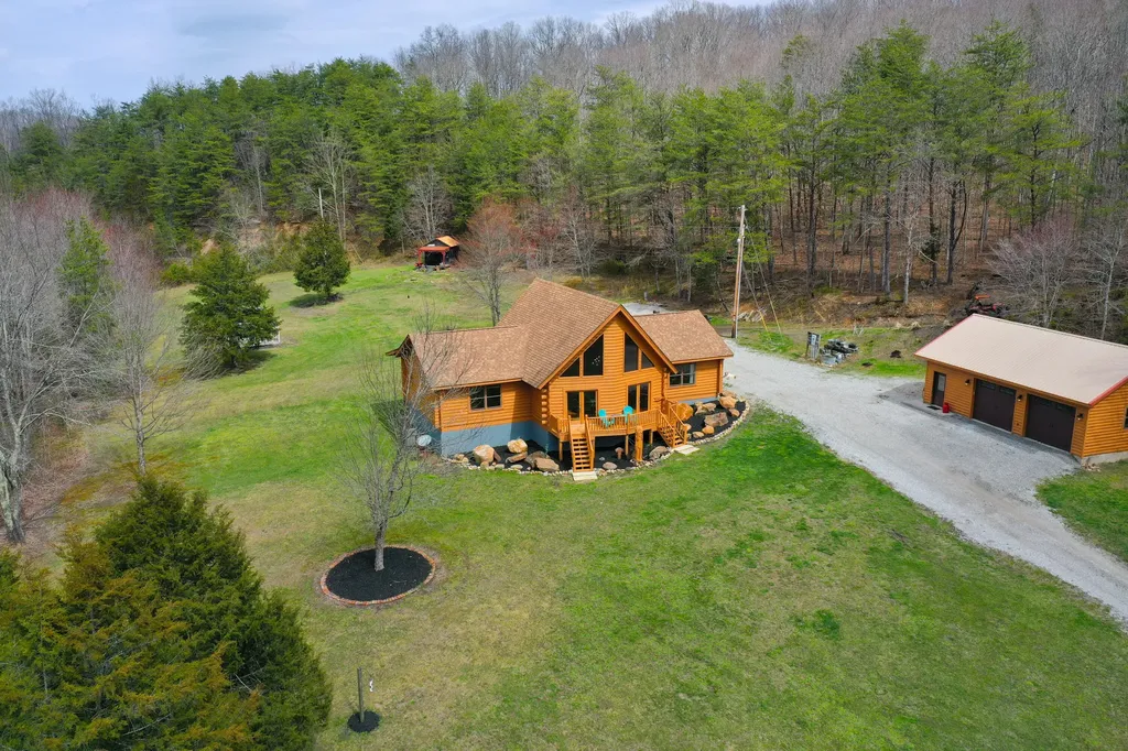 2062 Raccoon Creek Road London KY 40741