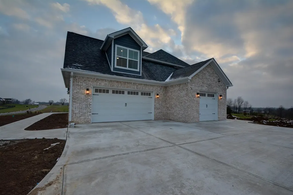 518 Polo Run Lane Versailles KY 40383