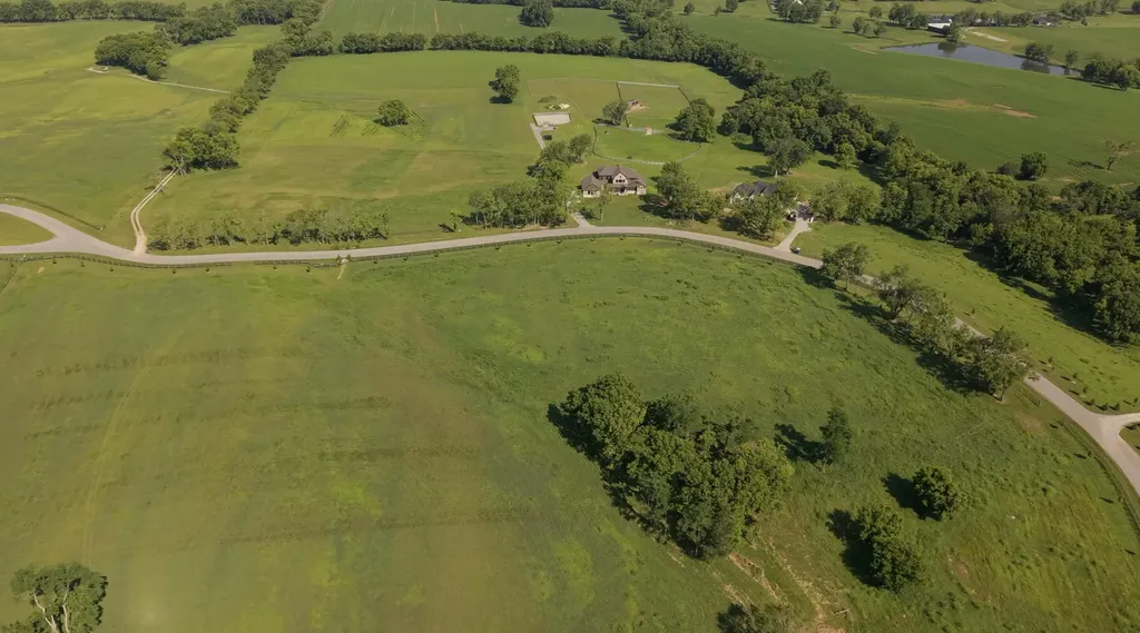 518 Polo Run Lane Versailles KY 40383