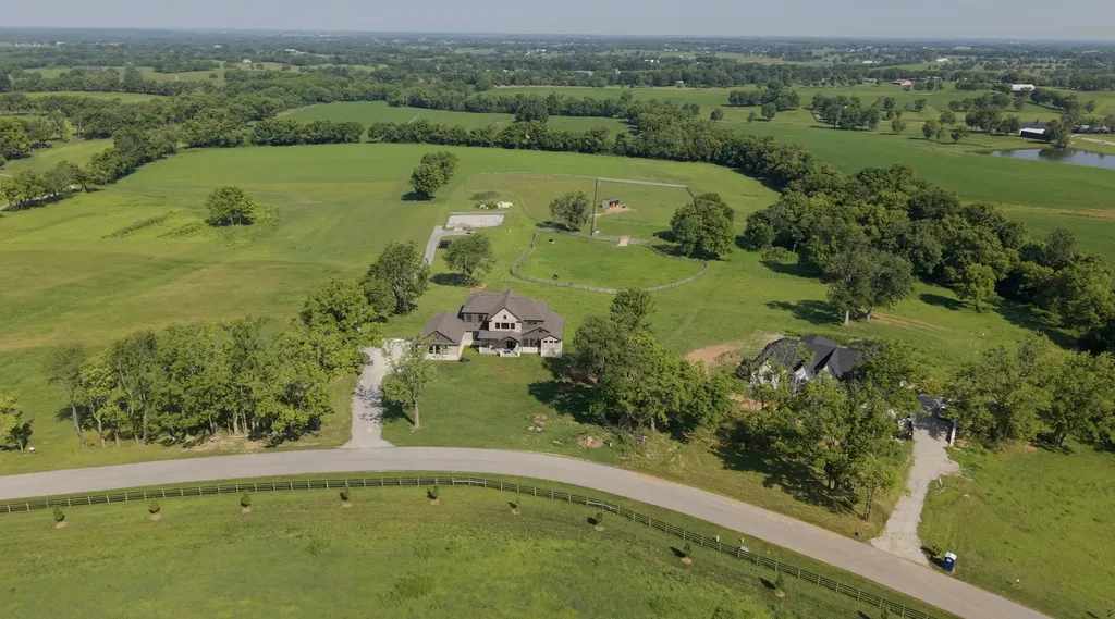 518 Polo Run Lane Versailles KY 40383
