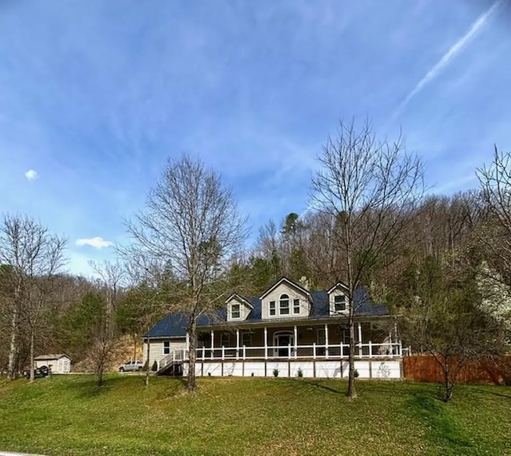 1082 Caudill Fork Road Staffordsville KY 41256