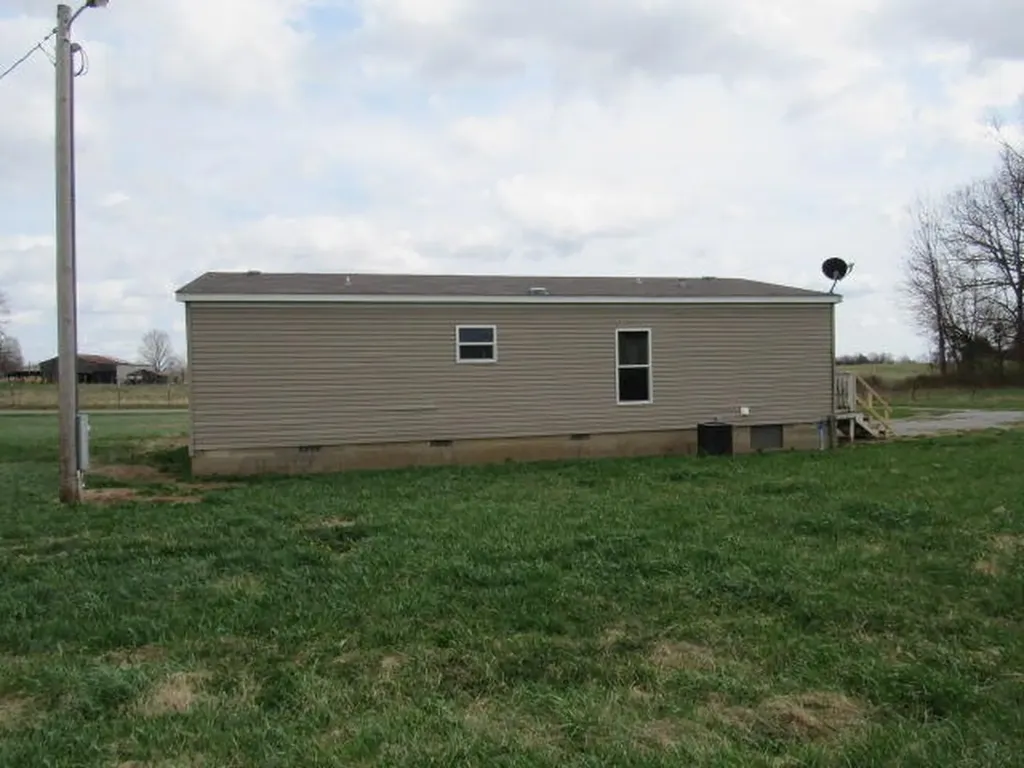 1011 Ed Padgett Road Waynesburg KY 40489