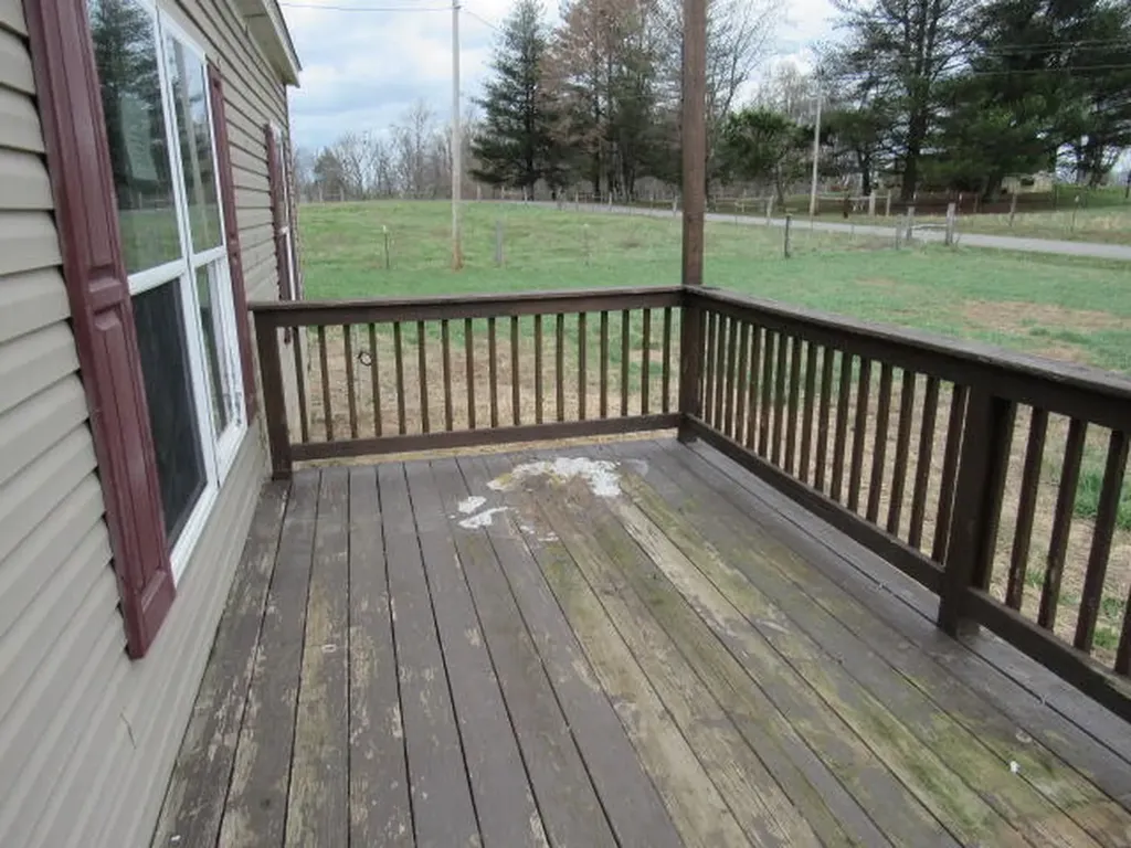1011 Ed Padgett Road Waynesburg KY 40489
