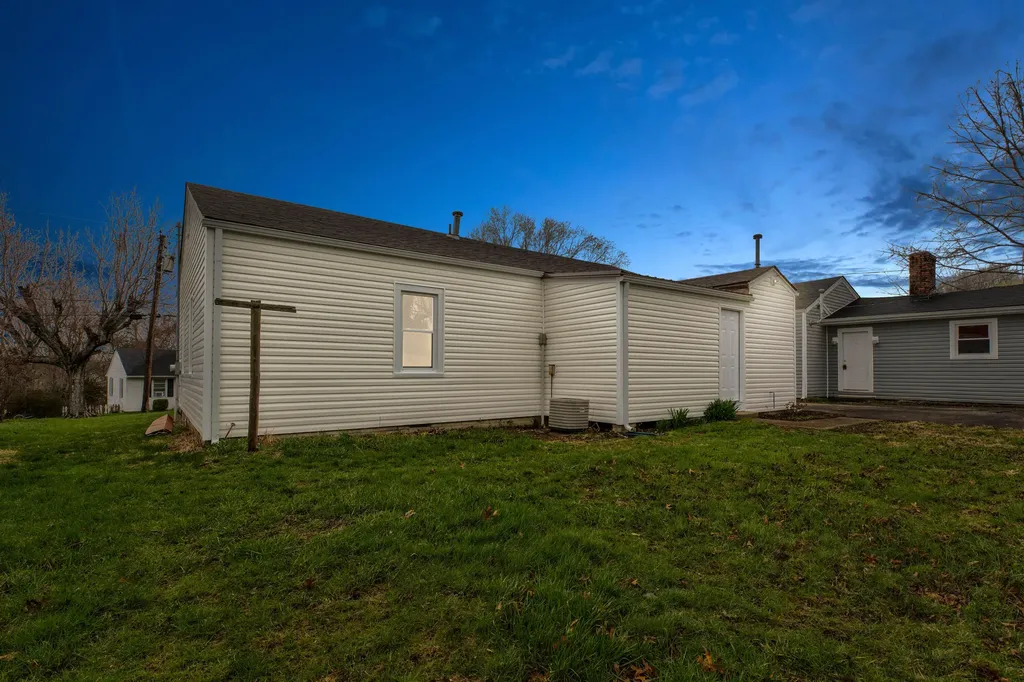 20 Maysville Avenue Mt Sterling KY 40353