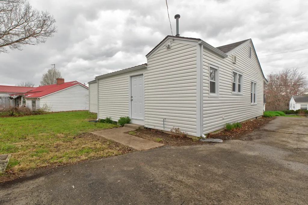 20 Maysville Avenue Mt Sterling KY 40353