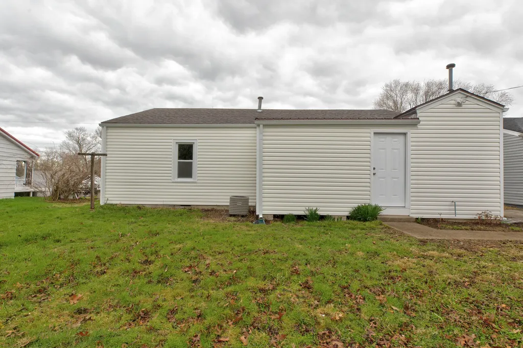 20 Maysville Avenue Mt Sterling KY 40353