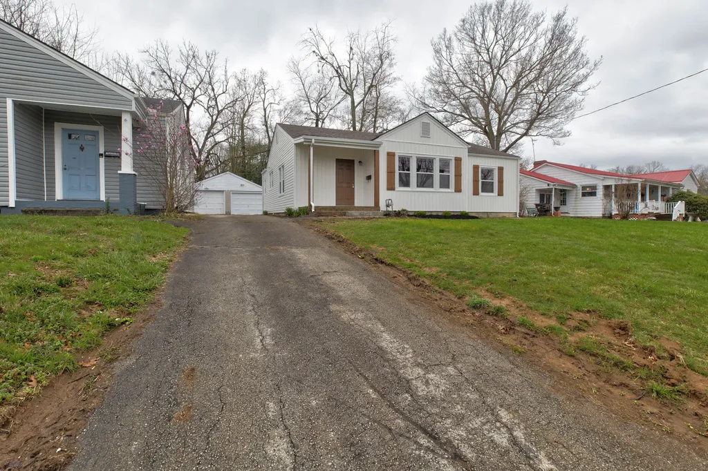 20 Maysville Avenue Mt Sterling KY 40353