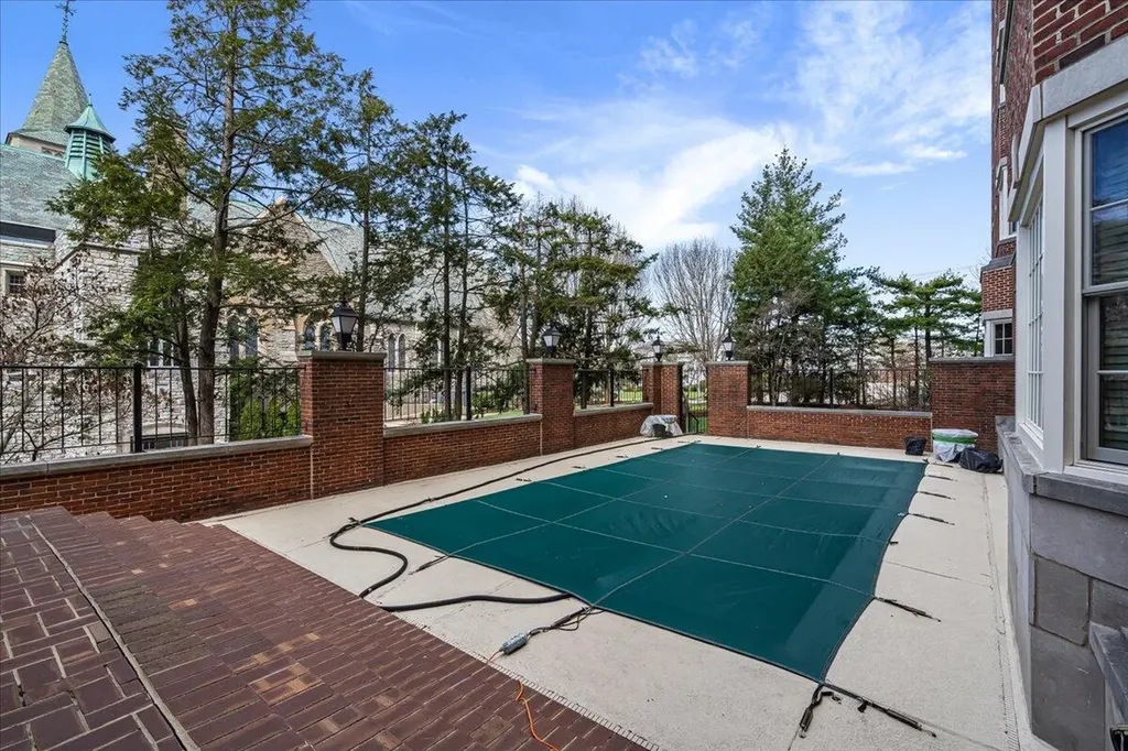 111 Woodland Avenue Lexington KY 40502