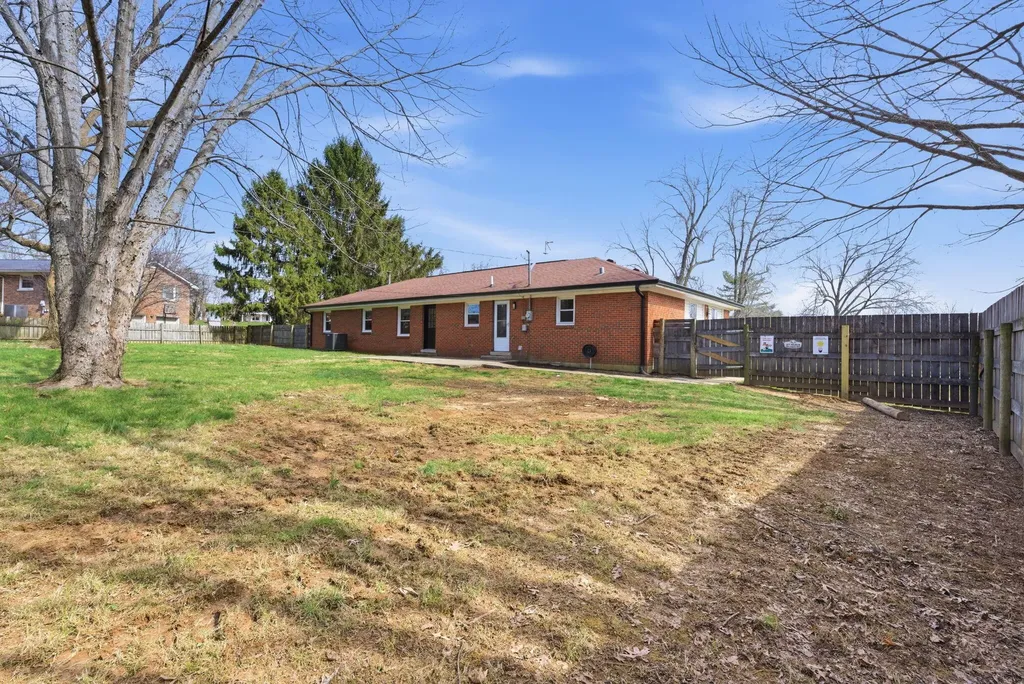 102 Bayberry Road Versailles KY 40383