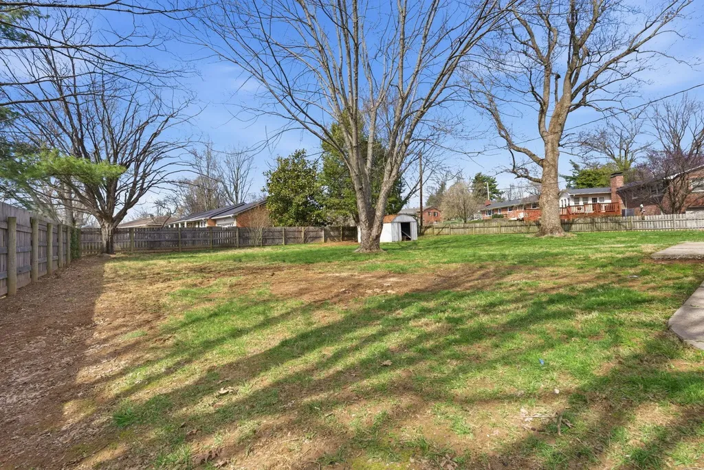 102 Bayberry Road Versailles KY 40383