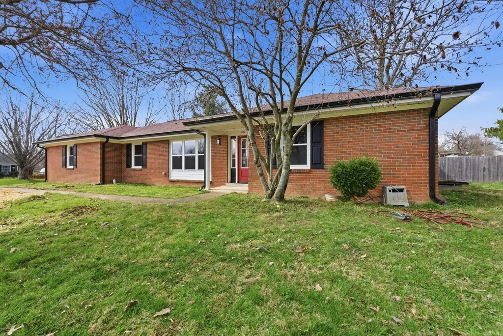 102 Bayberry Road Versailles KY 40383