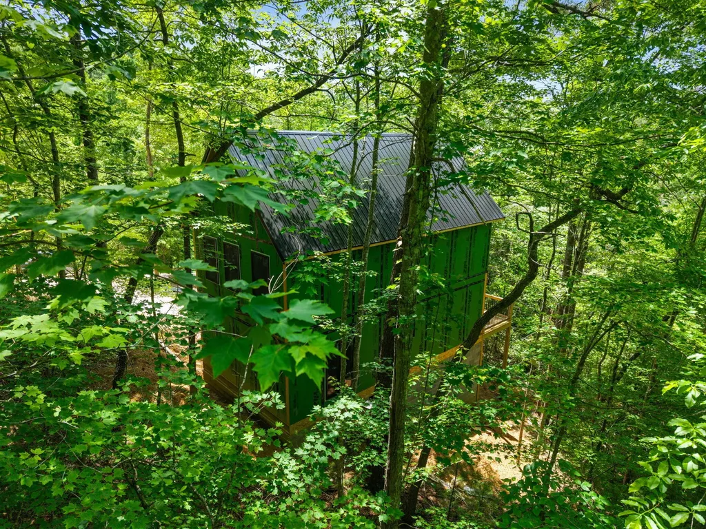57 Middle Ridge Road Campton KY 41301
