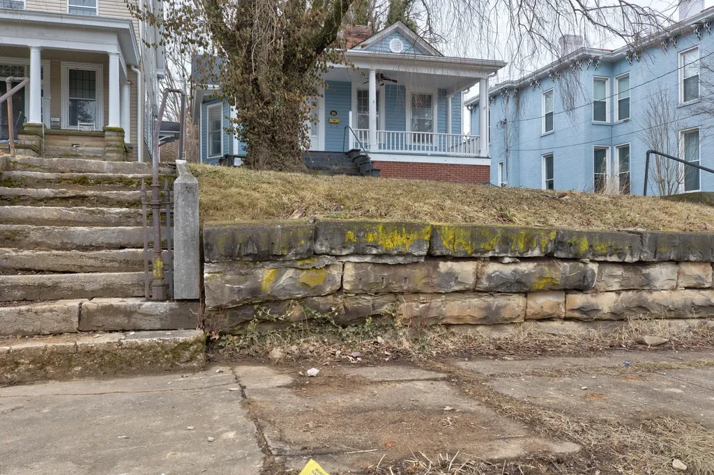 215 W Main Street Mt Sterling KY 40353