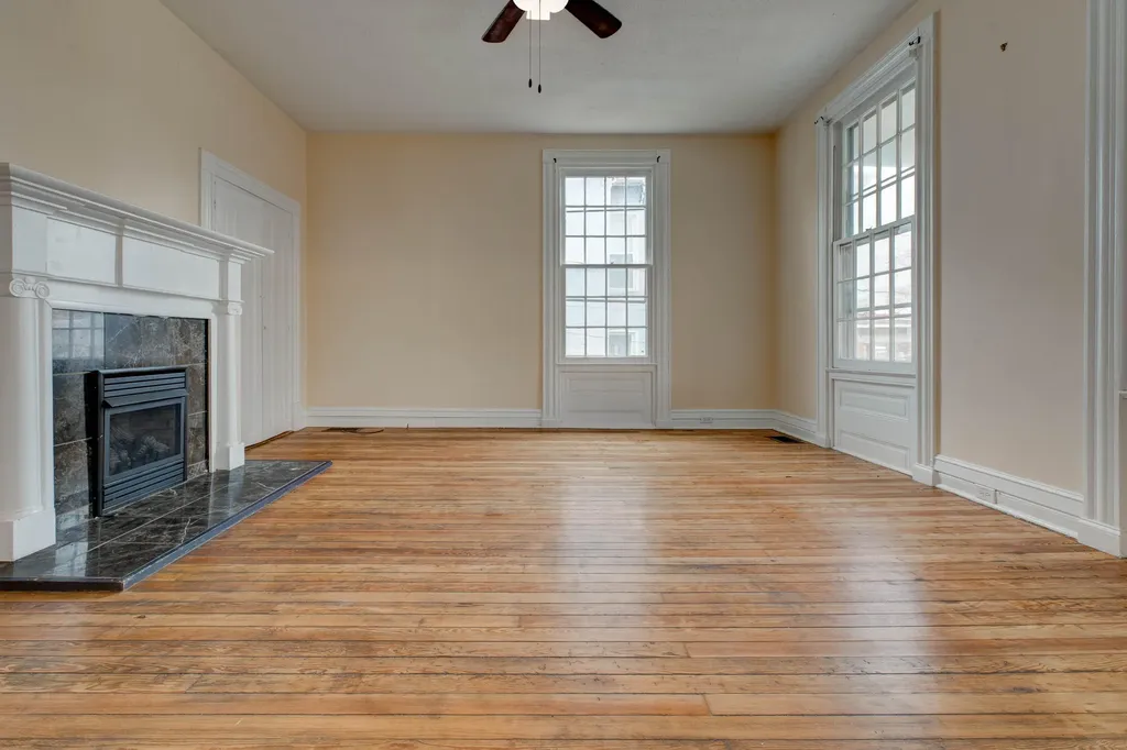 215 W Main Street Mt Sterling KY 40353