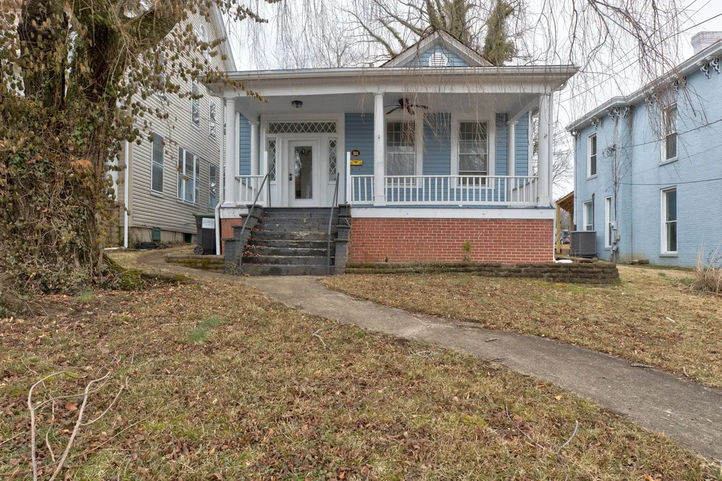 215 W Main Street Mt Sterling KY 40353