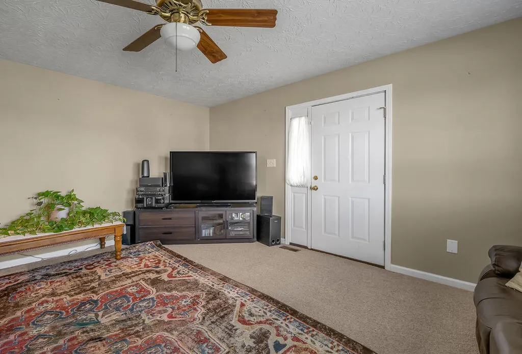 128 Bay Hill Drive Winchester KY 40391