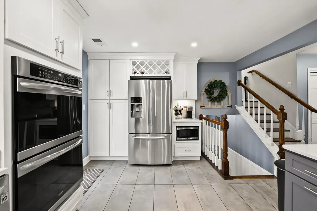 1031 Woodlake Drive Lawrenceburg KY 40342