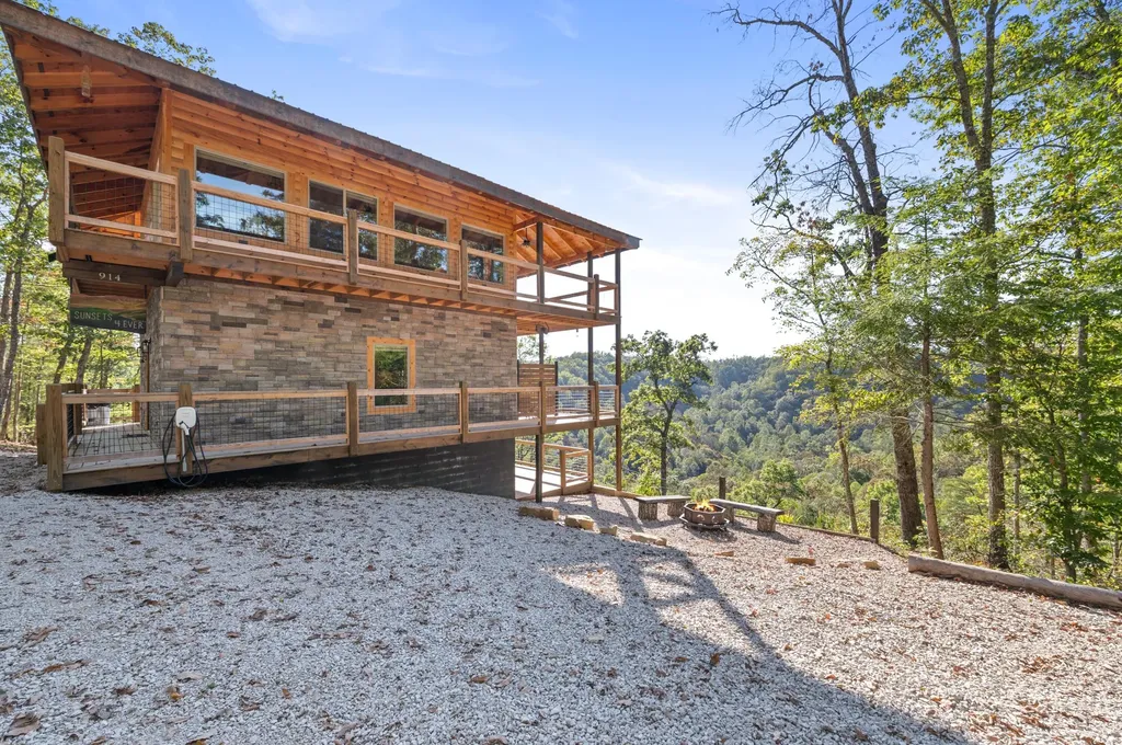 914 Forest View Drive Frenchburg KY 40322