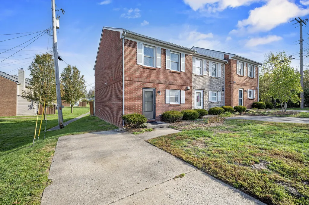 1205, 1207, 1209 Reva Ridge Way Lexington KY 40517