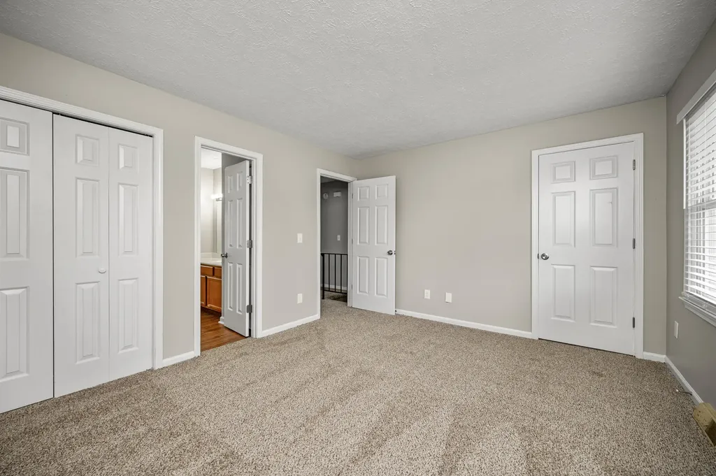1205, 1207, 1209 Reva Ridge Lexington KY 40517