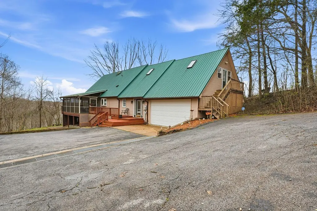 950 Lakeview Drive Bloomfield KY 40008