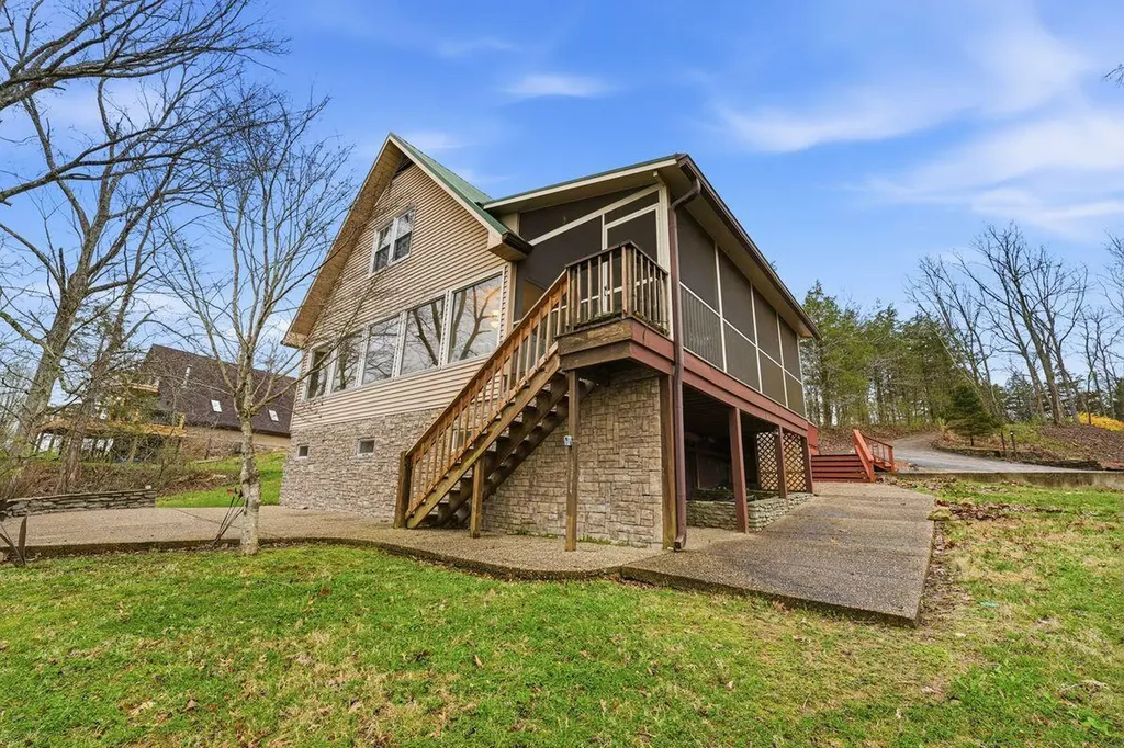 950 Lakeview Drive Bloomfield KY 40008