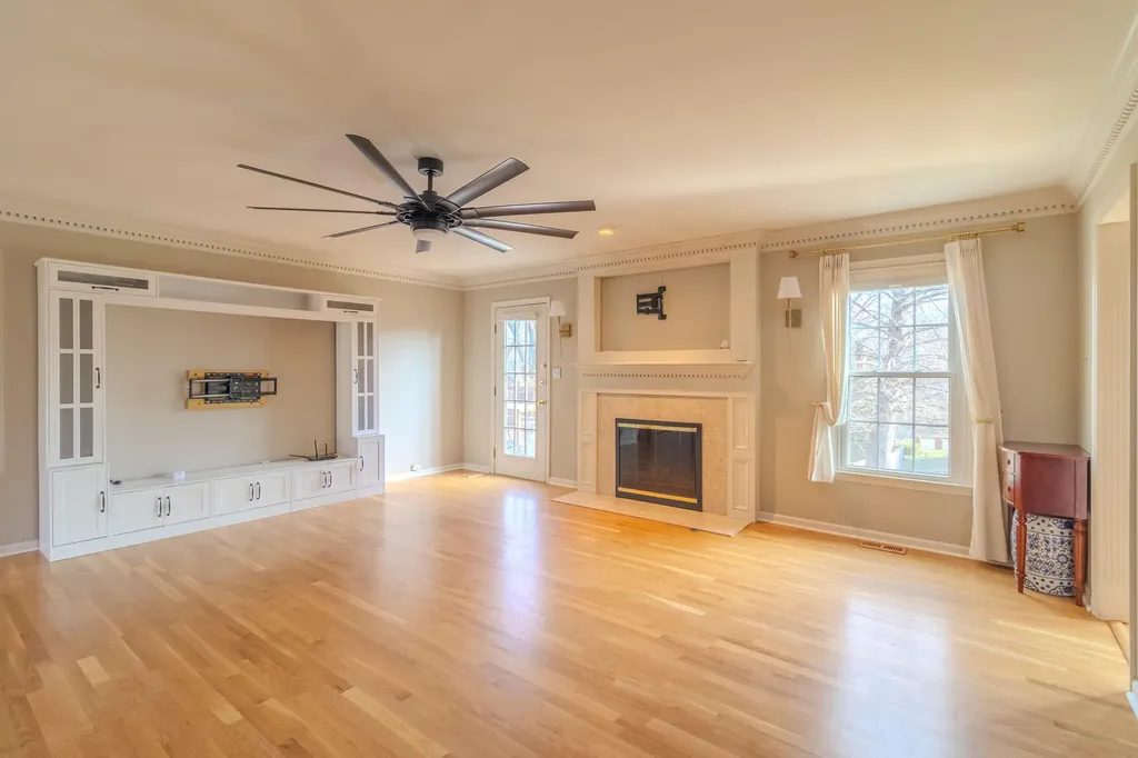 521 Ridgewater Court Lexington KY 40515