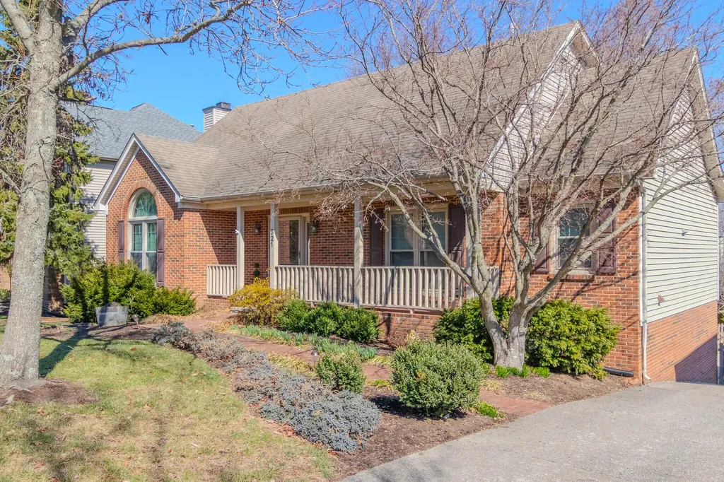 521 Ridgewater Court Lexington KY 40515