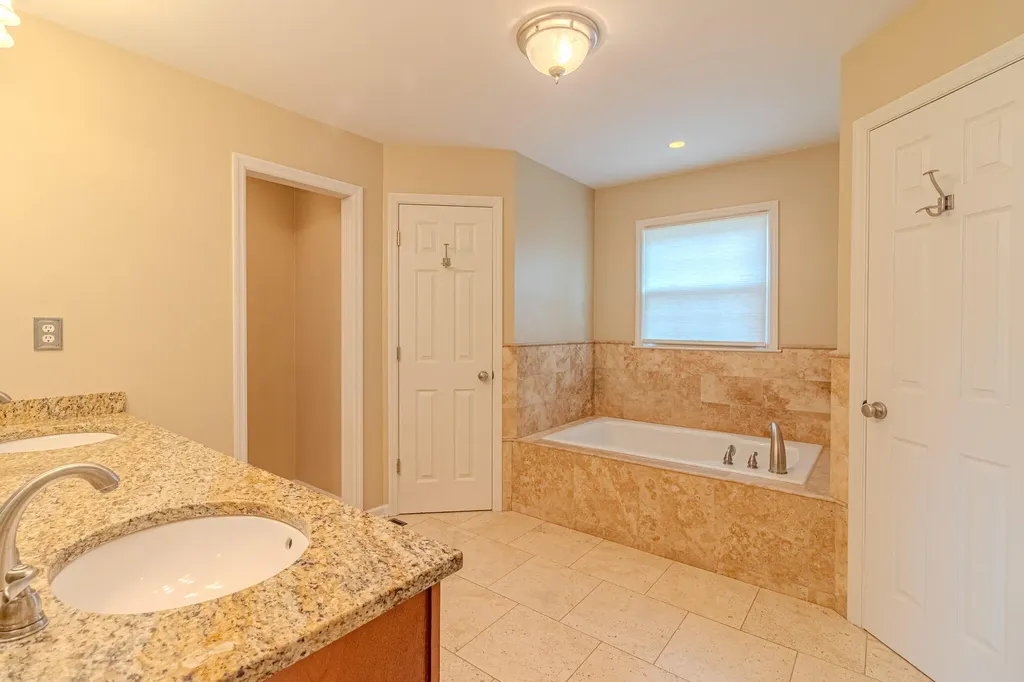 521 Ridgewater Court Lexington KY 40515