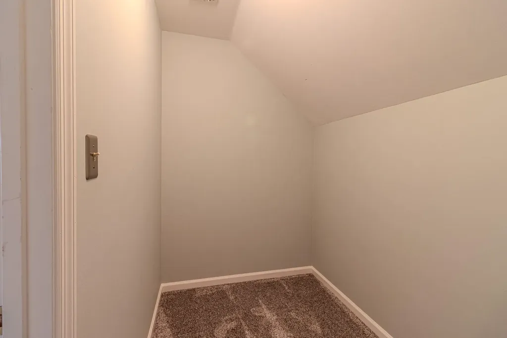 521 Ridgewater Court Lexington KY 40515
