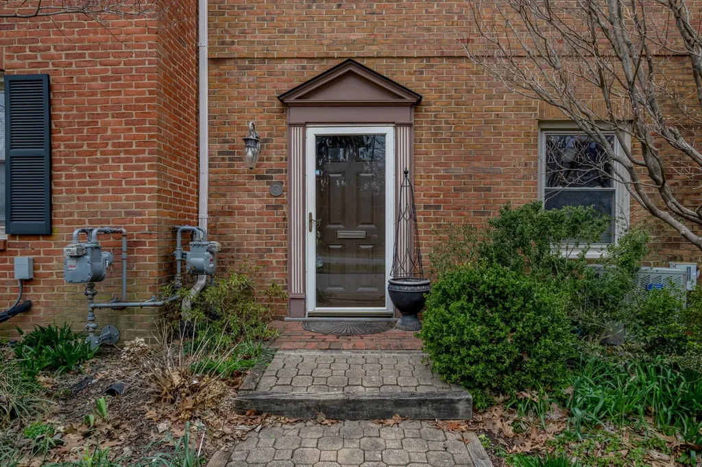 1 Mentelle Park Lexington KY 40502