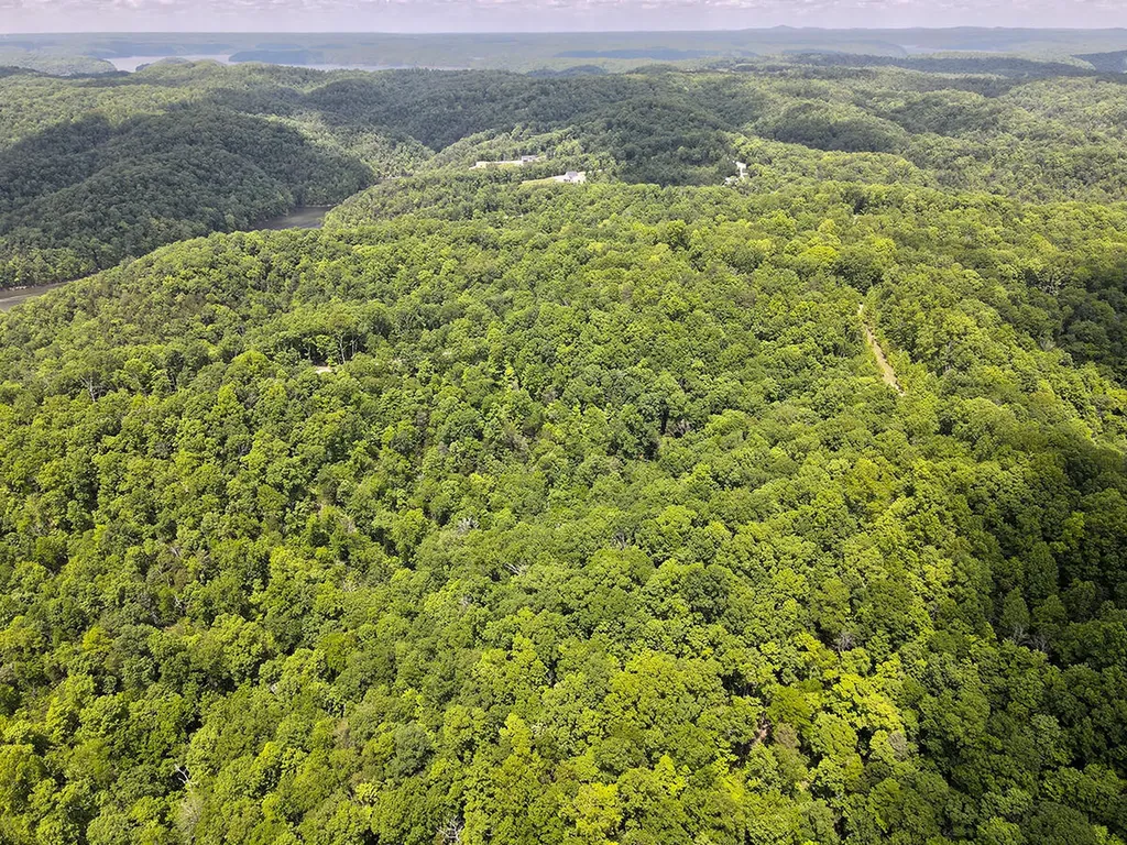 132 Sandstone Point Trail Monticello KY 42633