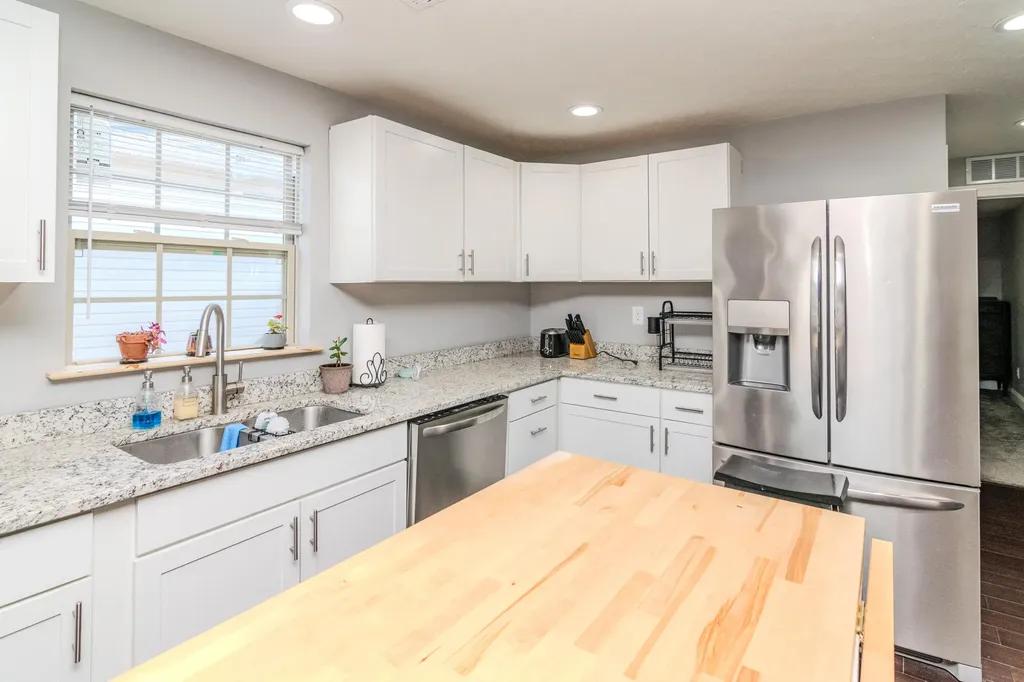 232 Warnock Street Lexington KY 40508