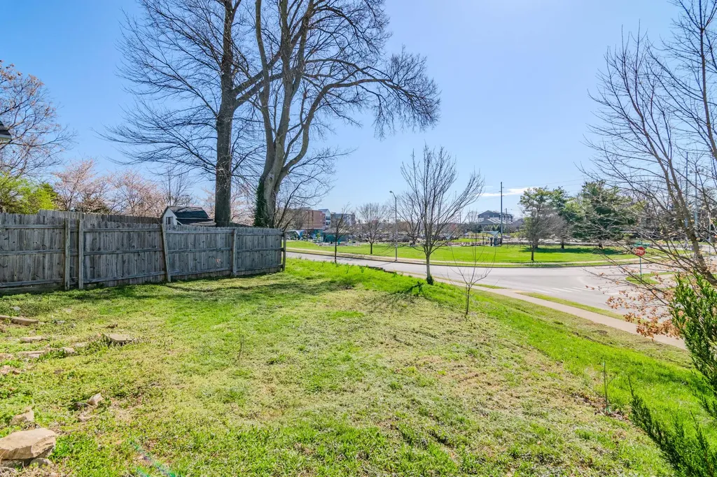 232 Warnock Street Lexington KY 40508