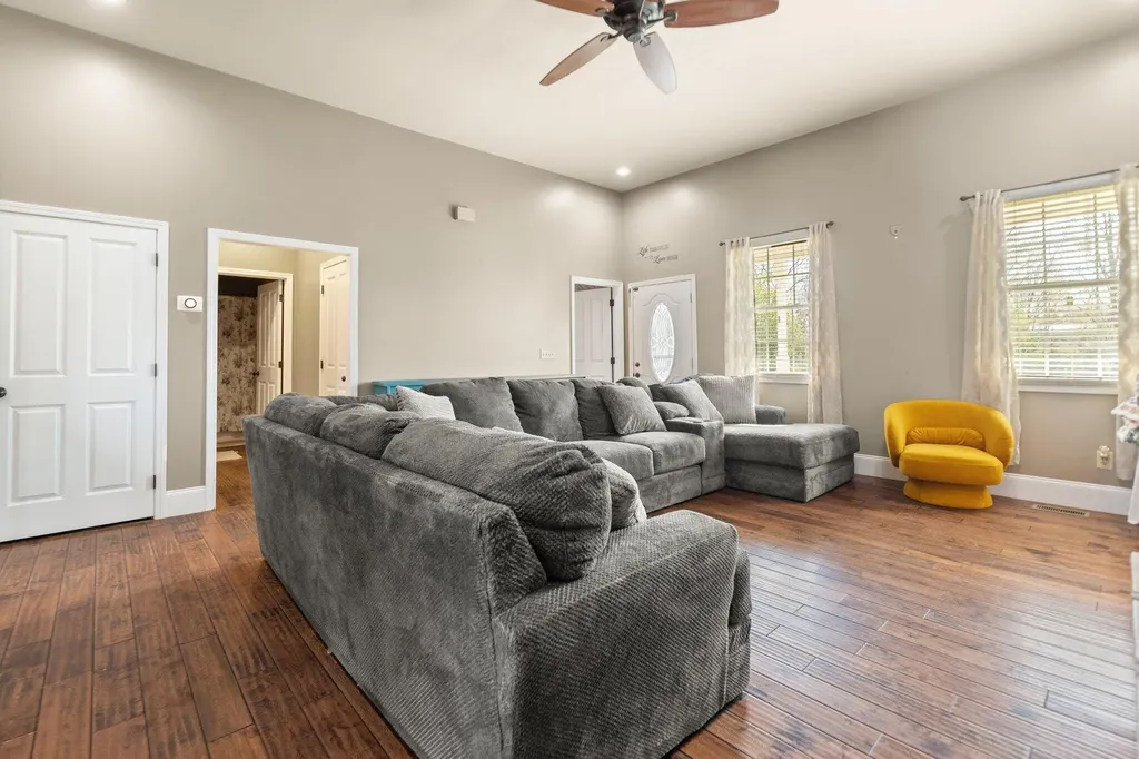 88 Hawkins Lane Clay City KY 40312