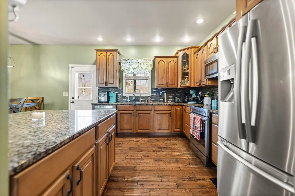 88 Hawkins Lane Clay City KY 40312
