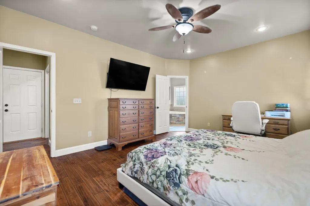 88 Hawkins Lane Clay City KY 40312