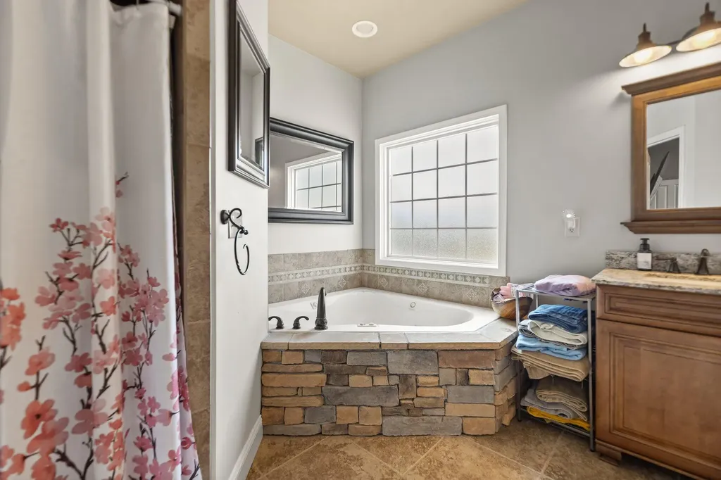 88 Hawkins Lane Clay City KY 40312