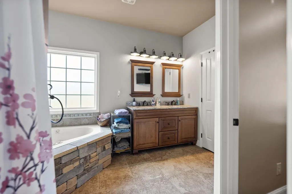 88 Hawkins Lane Clay City KY 40312