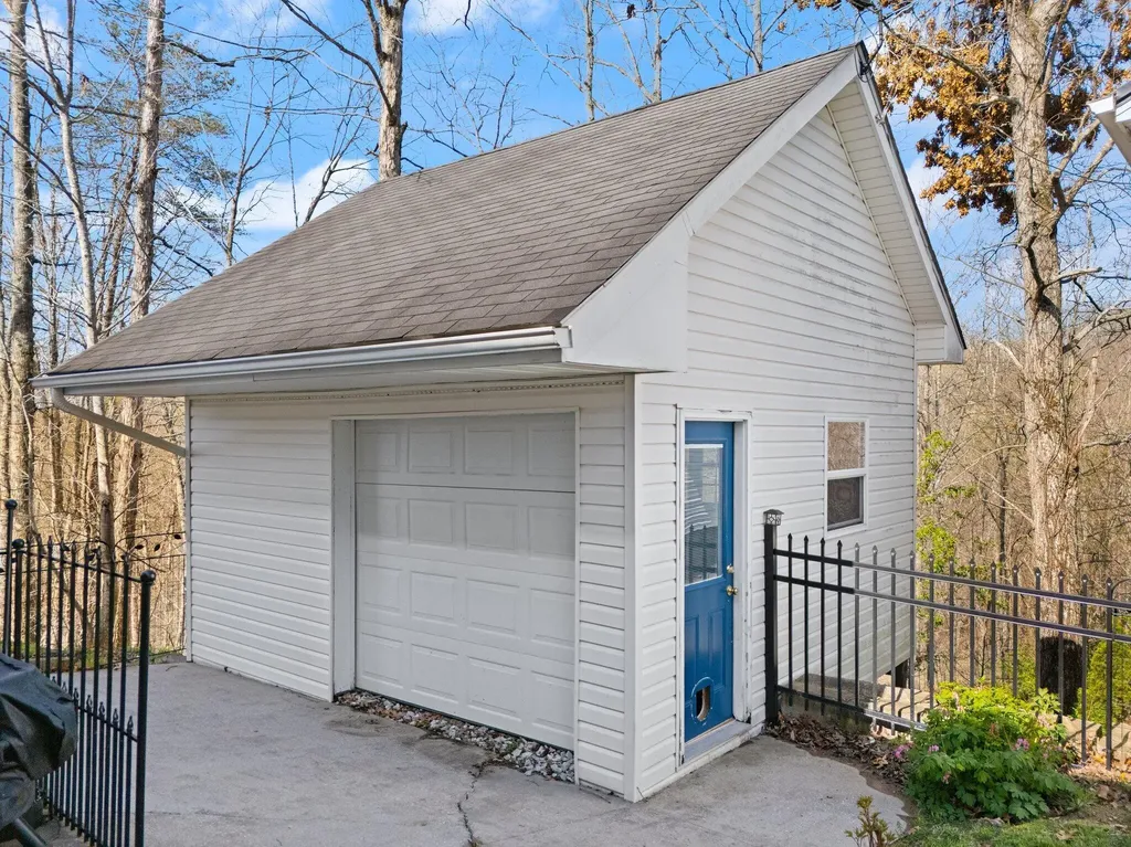 88 Hawkins Lane Clay City KY 40312